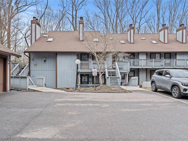 515 Meredith Lane , Unit 2A, Cuyahoga Falls, OH 44223