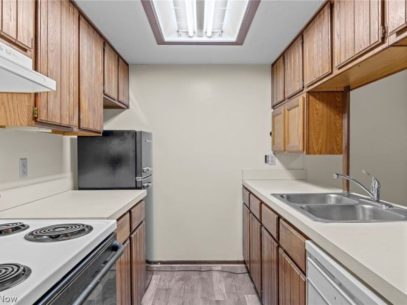 515 Meredith Lane , Unit 2A, Cuyahoga Falls, OH 44223 Photo 9