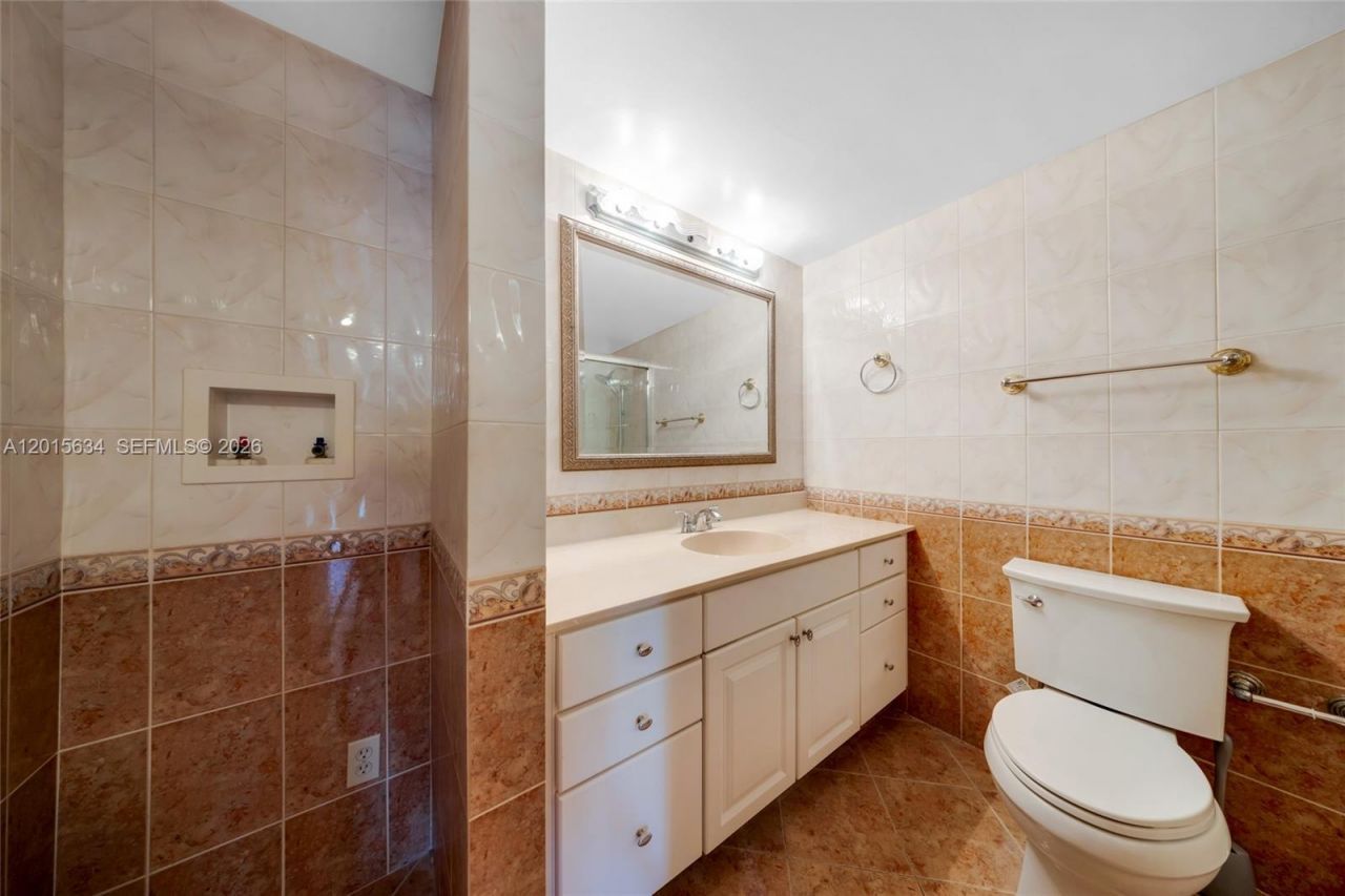 600 Three Islands Blvd , Unit 212, Hallandale Beach, FL 33009 Photo