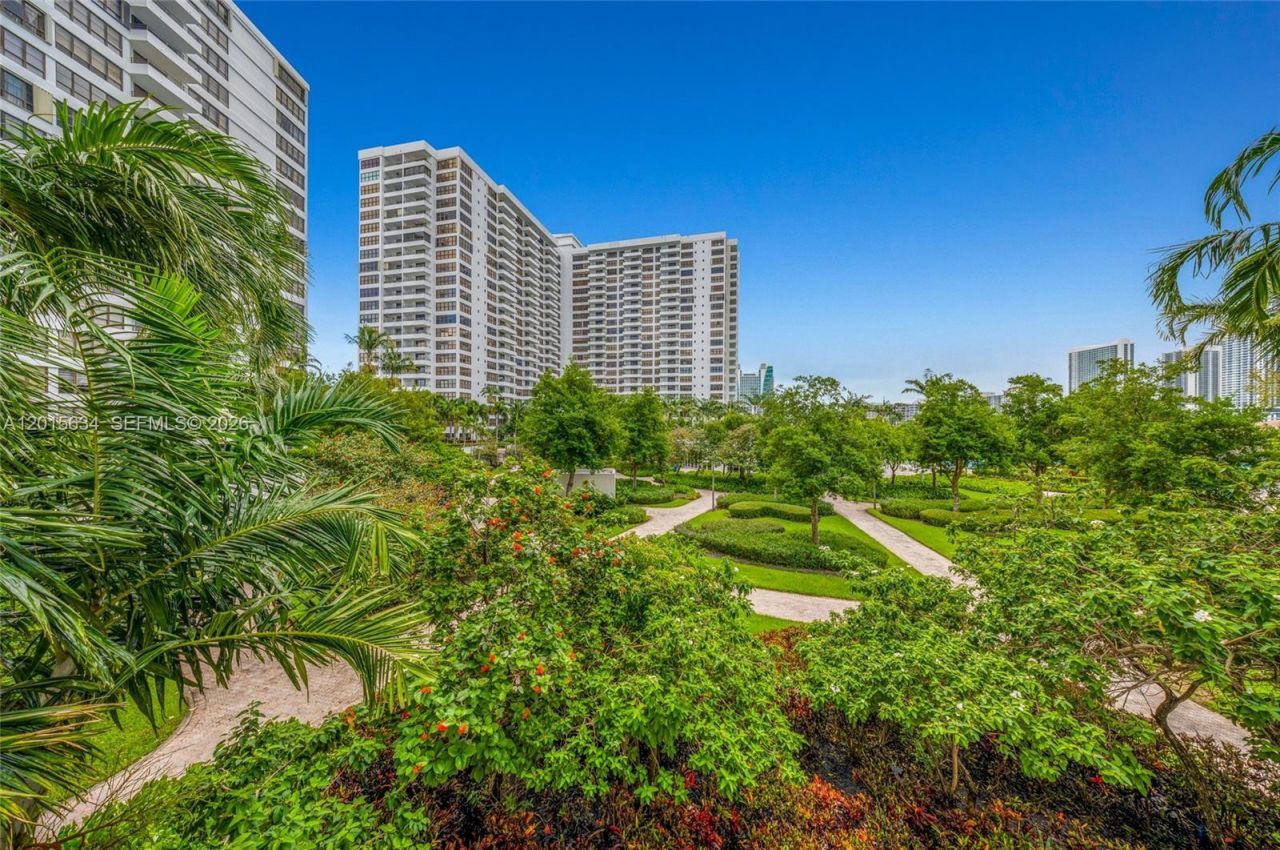600 Three Islands Blvd , Unit 212, Hallandale Beach, FL 33009 Photo
