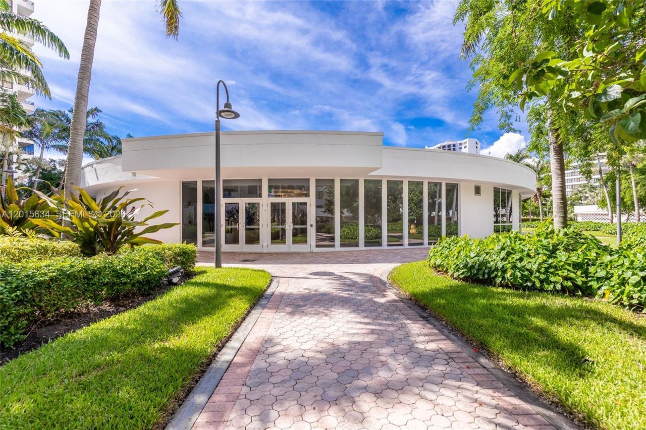 600 Three Islands Blvd , Unit 212, Hallandale Beach, FL 33009 Photo