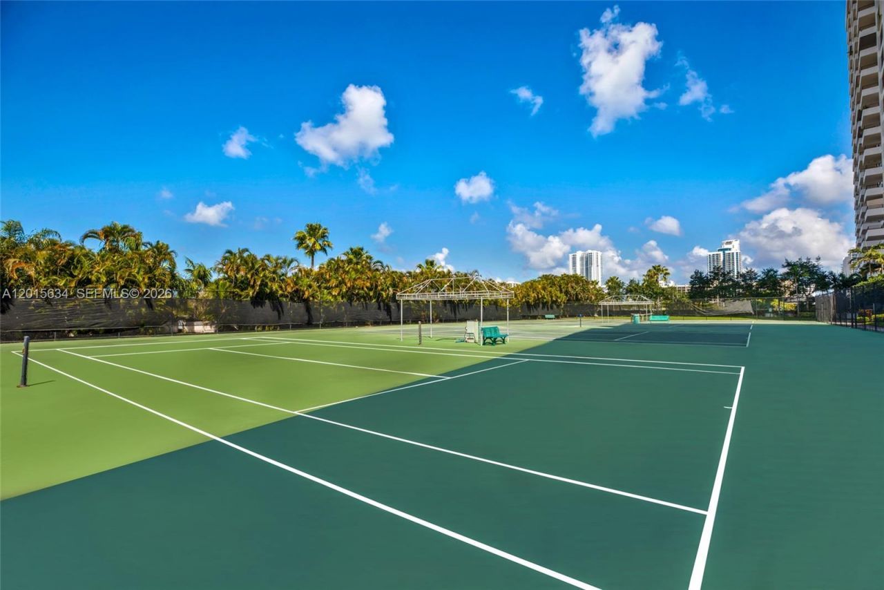 600 Three Islands Blvd , Unit 212, Hallandale Beach, FL 33009 Photo