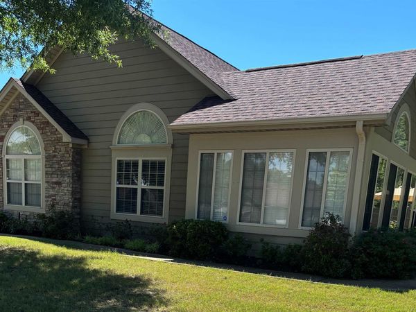 1727 W SOUTHFIELD CIR, Memphis, TN 38016