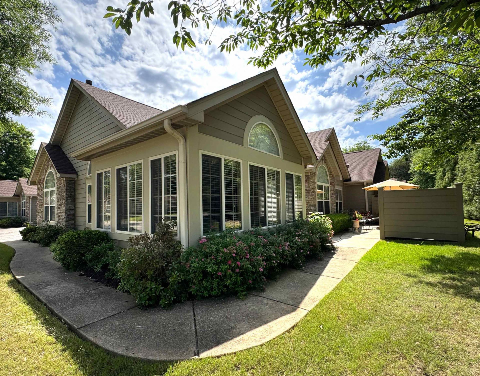 1727 W SOUTHFIELD CIR Memphis, TN 38016
