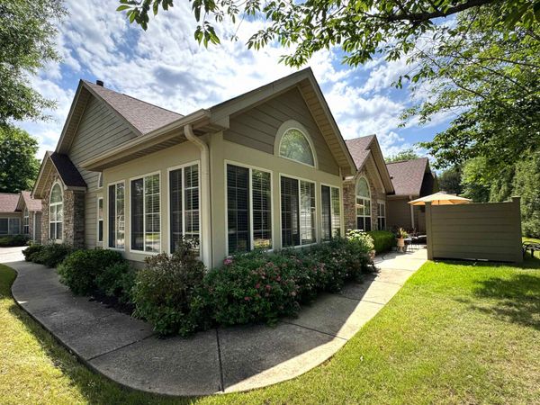 1727 W SOUTHFIELD CIR, Memphis, TN 38016