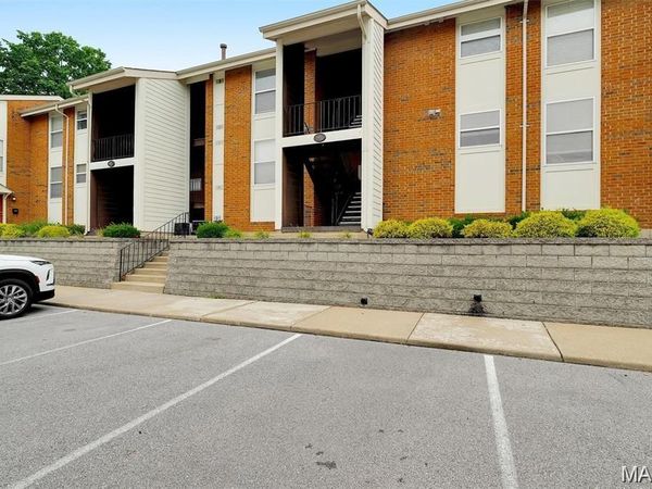 1989 Hunting Lake Court , Unit 303, St Louis, MO 63122