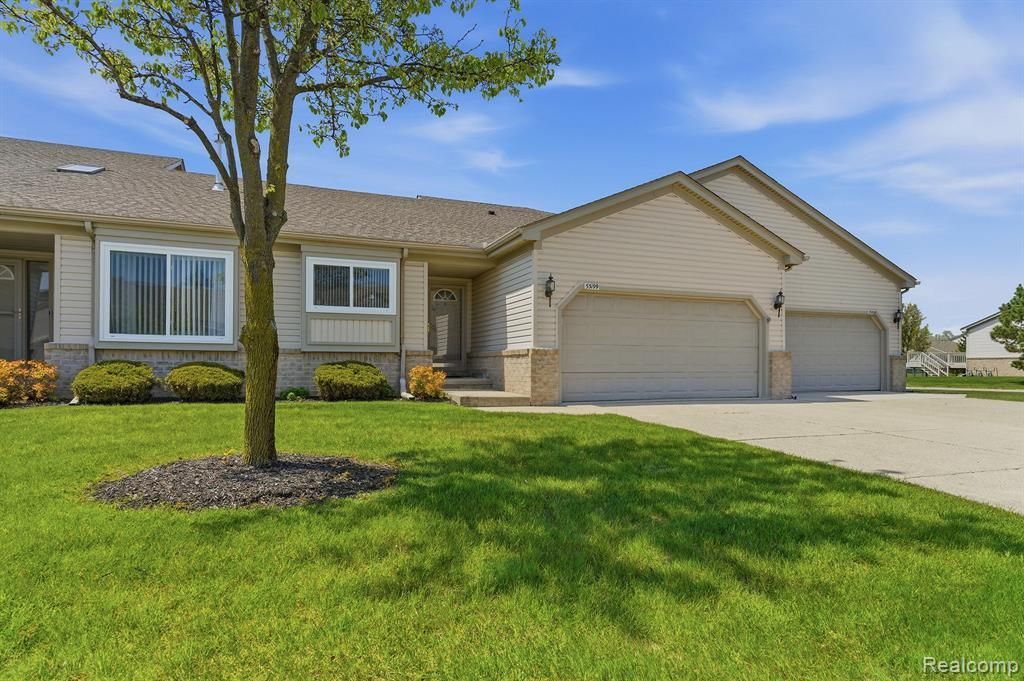 53199 Pineridge Drive, Chesterfield Township, MI 48051 Main Photo