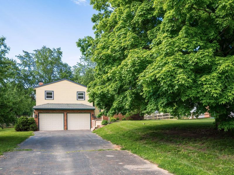 4889 Hayes Road, Groveport, OH 43125 Photo 2