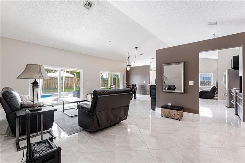 7200 SW 20th Street, Plantation, FL 33317 Photo