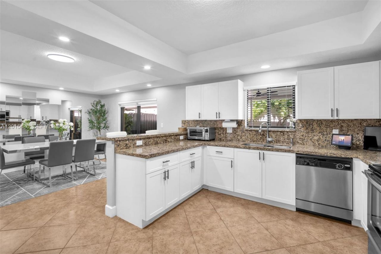 11115 W Okeechobee Rd , Unit 175, Hialeah Gardens, FL 33018 Photo