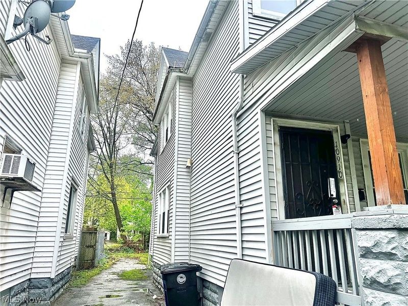10908 Tacoma Avenue , Cleveland, OH 44108 Photo 17