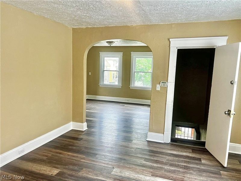 10908 Tacoma Avenue , Cleveland, OH 44108 Photo 3