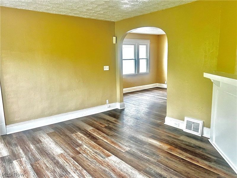 10908 Tacoma Avenue , Cleveland, OH 44108 Photo 4