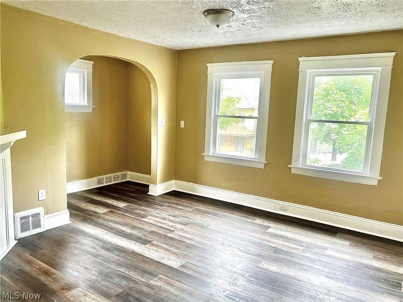 10908 Tacoma Avenue , Cleveland, OH 44108 Photo 8
