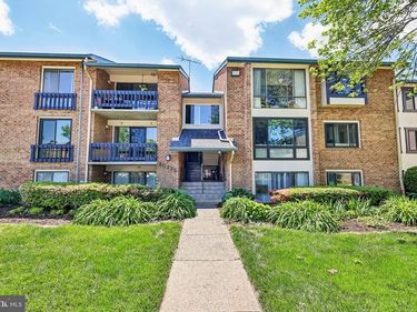 10225 VALENTINO DRIVE, Unit 7212, OAKTON, VA 22124