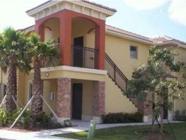 970 NE 34th Avenue, Unit 204, Homestead, FL 33033