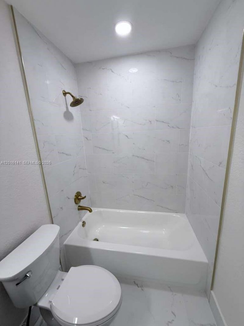 1300 Wiley St, Unit 2, Hollywood, FL 33019 Photo