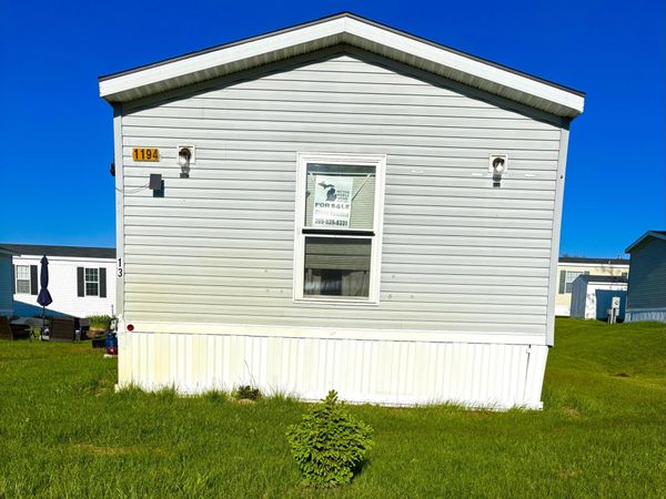 1194 W Grey Court, Wayland, MI 49348