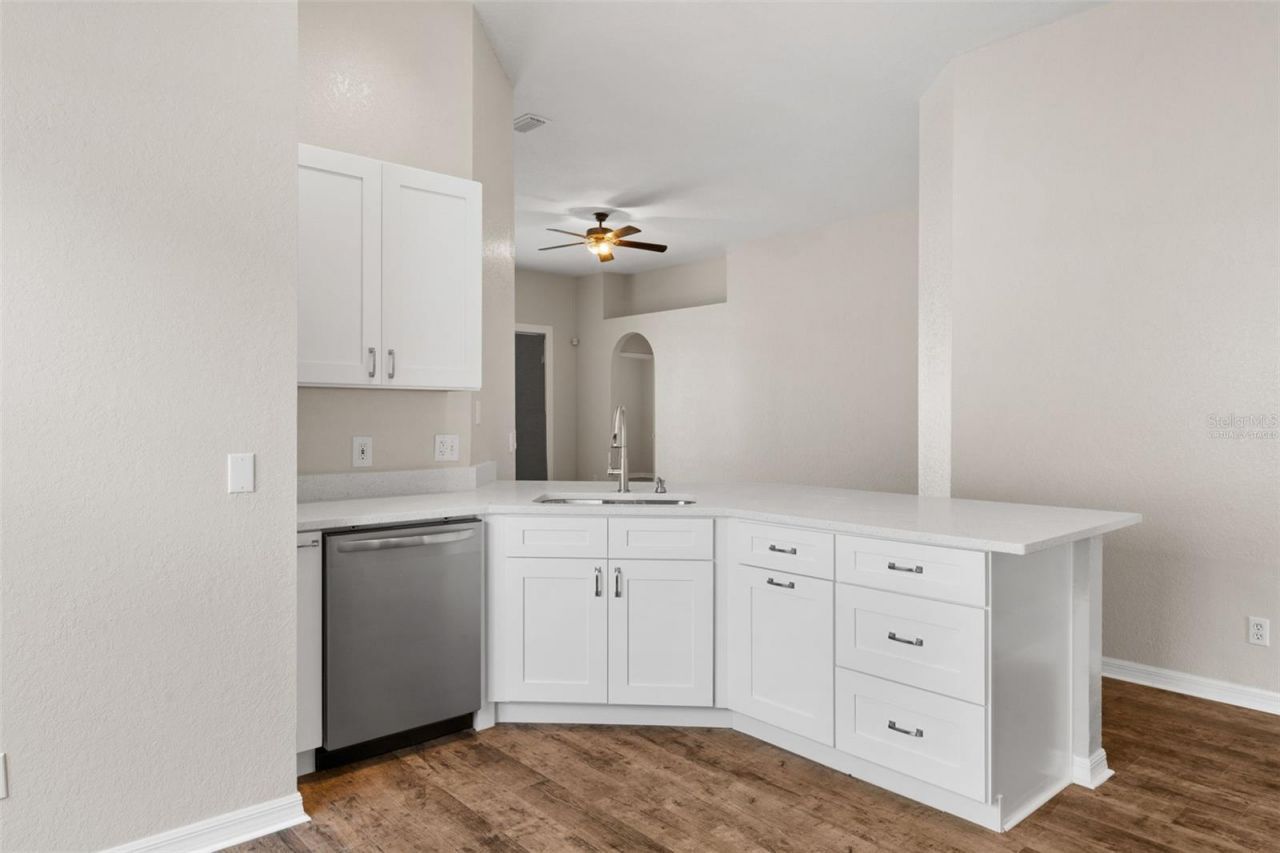 1247 Vinetree Drive, Brandon, FL 33510 Photo