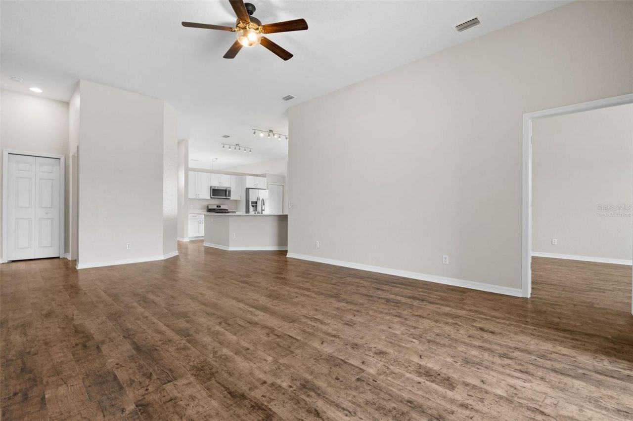 1247 Vinetree Drive , Brandon, FL 33510 Photo