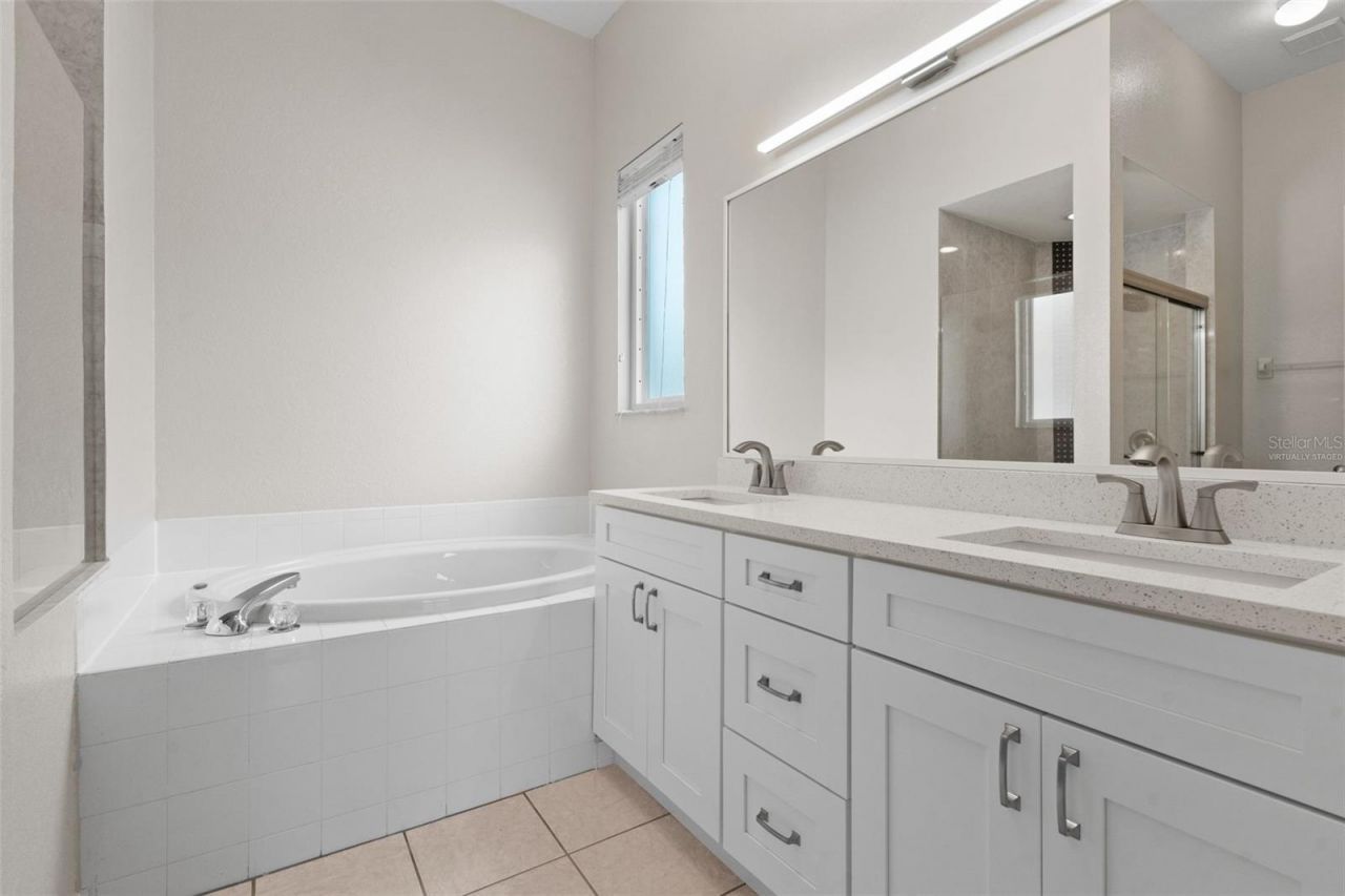 1247 Vinetree Drive , Brandon, FL 33510 Photo