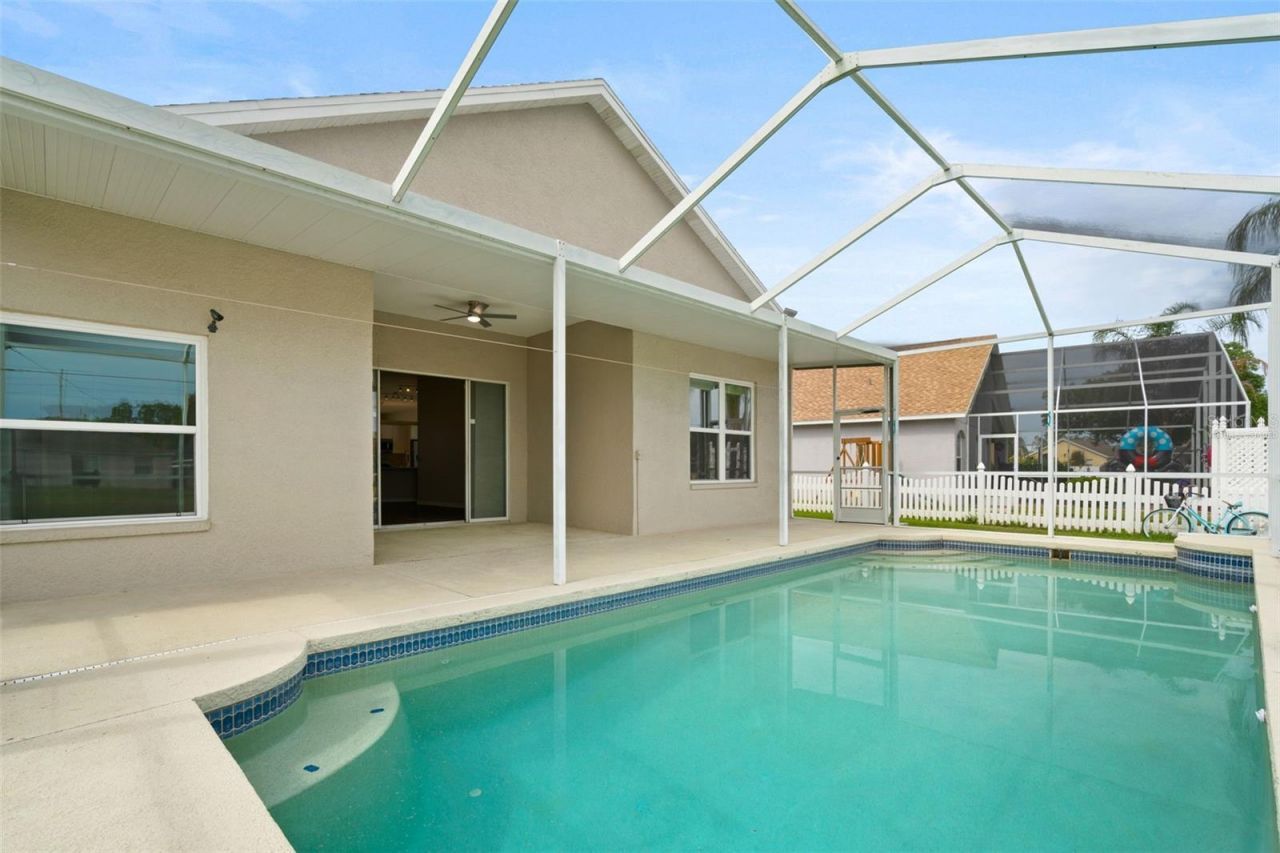 1247 Vinetree Drive , Brandon, FL 33510 Photo