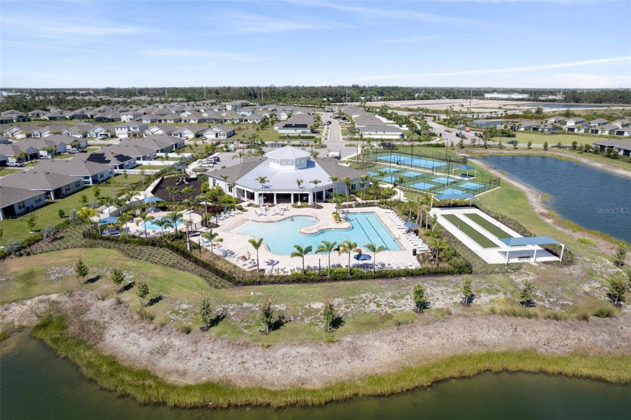 2608 Table Coral Trail, North Fort Myers, FL 33903 Photo