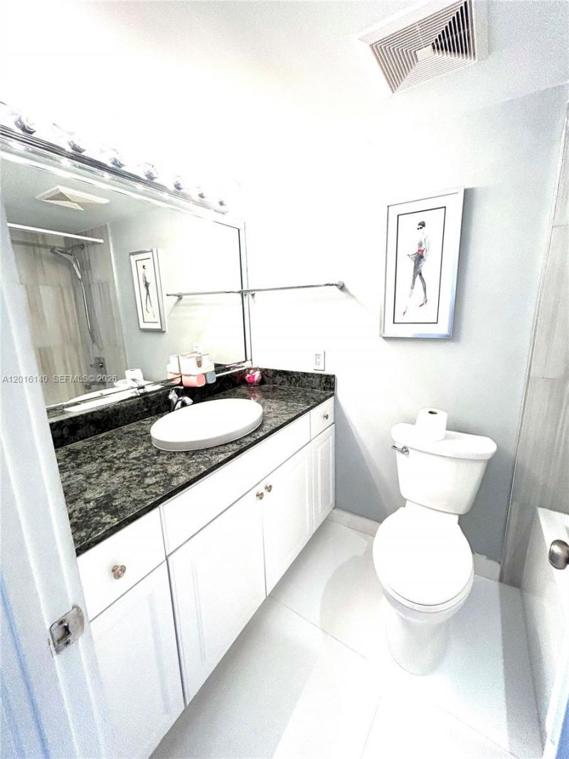 200 Diplomat Parkway, Unit 721, Hallandale Beach, FL 33009 Photo