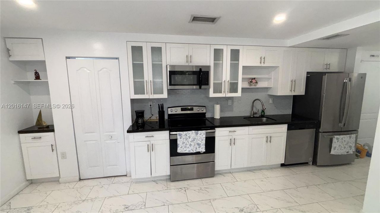 3872 Grand Ave, Unit A, Miami, FL 33133 Photo