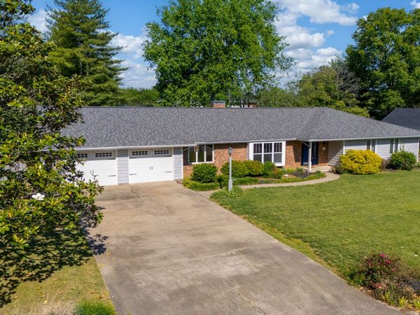 1502 Nagel Drive, Marion, IL 62959