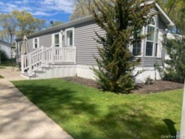 1661 Old Country Road, Unit 49, Riverhead, NY 11901