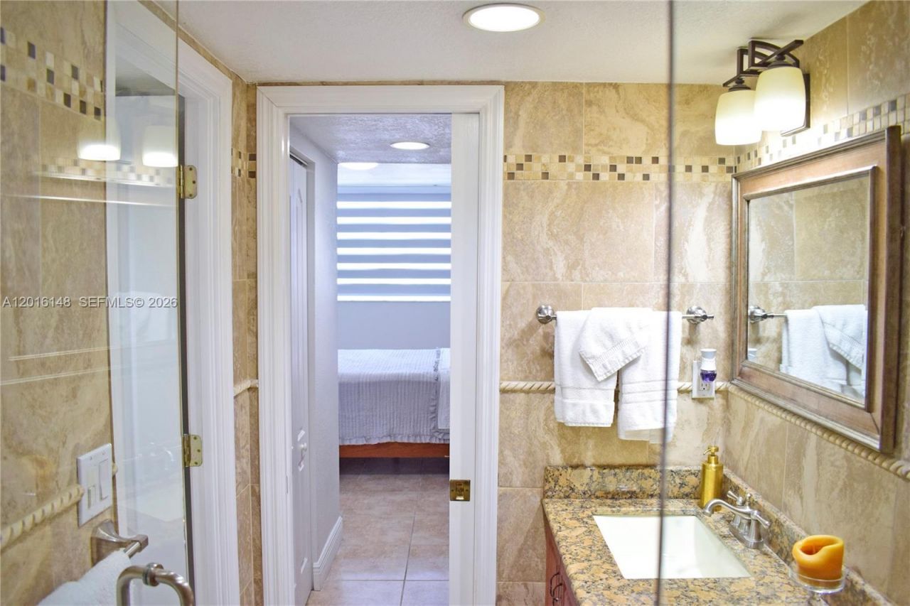 401 Ocean Dr, Unit 924, Miami Beach, FL 33139 Photo