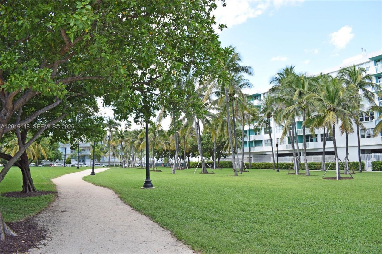 401 Ocean Dr, Unit 924, Miami Beach, FL 33139 Photo
