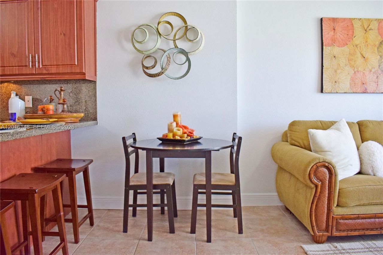 401 Ocean Dr, Unit 924, Miami Beach, FL 33139 Photo