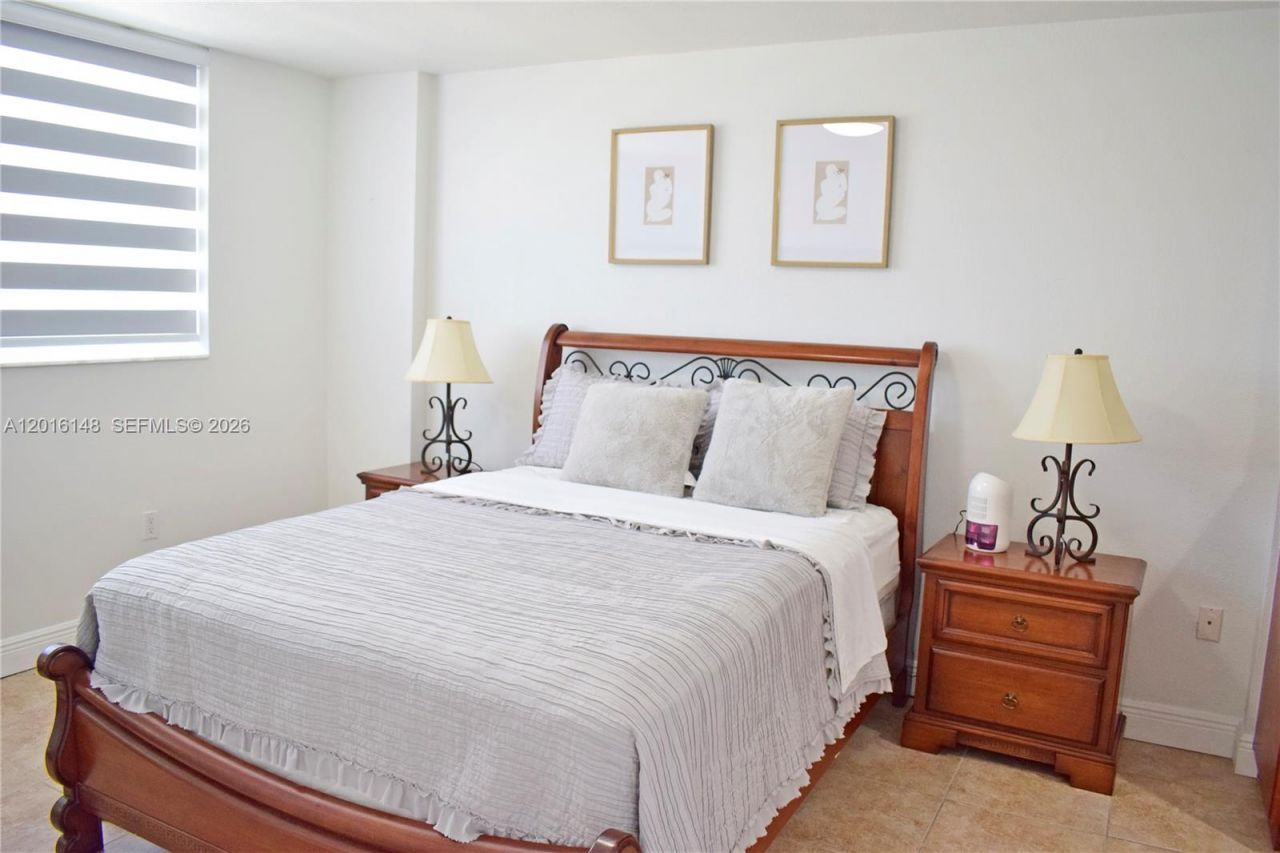 401 Ocean Dr, Unit 924, Miami Beach, FL 33139 Photo