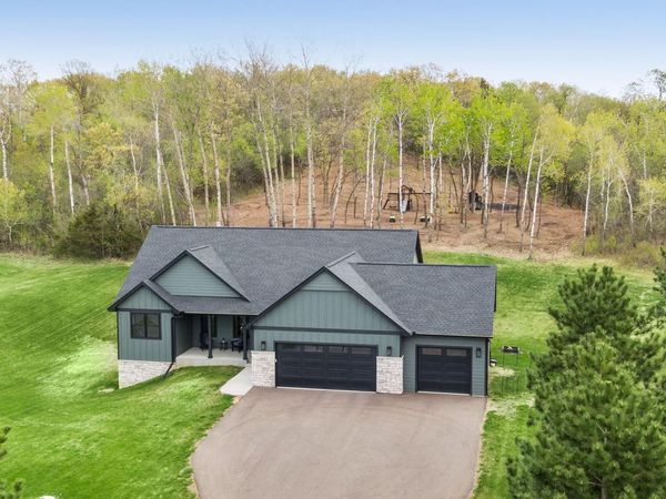 899 Gavin Pass, Hudson, WI 54016