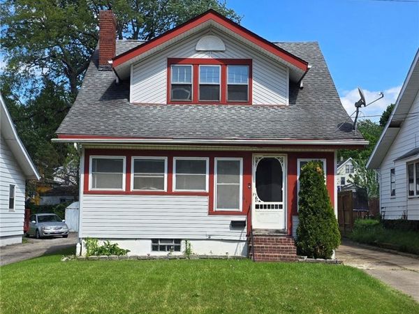 647 Columbia Avenue , Akron, OH 44310