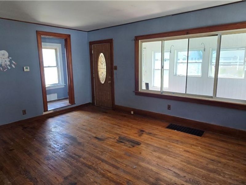 647 Columbia Avenue, Akron, OH 44310 Photo 16