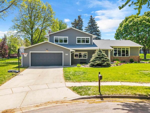 4712 S Birchwood Ave, Sioux Falls, SD 57103