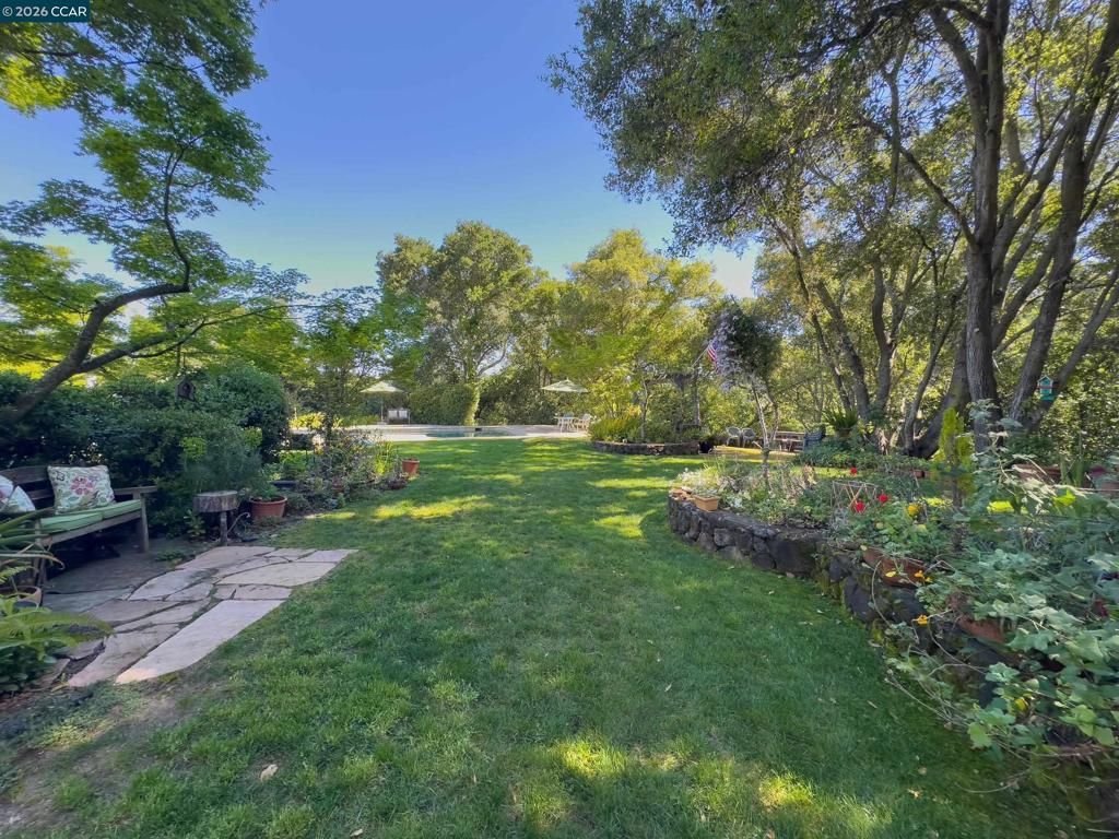 84 Quail Ln, Martinez, CA 94553 Main Photo