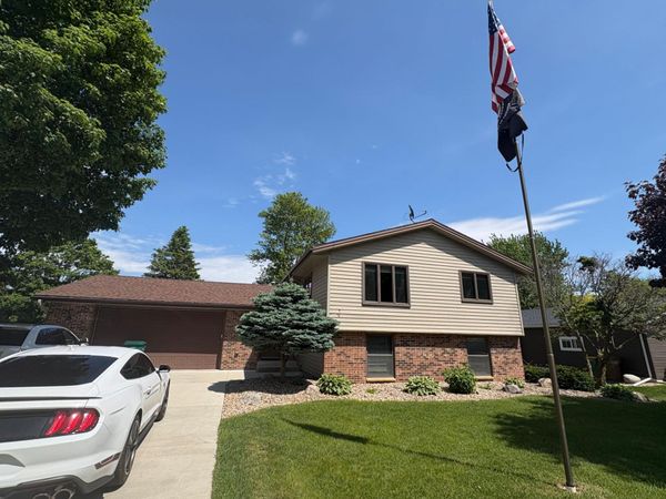 1918 Bayview Drive, Albert Lea, MN 56007