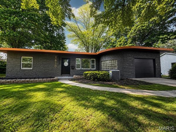 1610 Berkley Lane , Belleville, IL 62226
