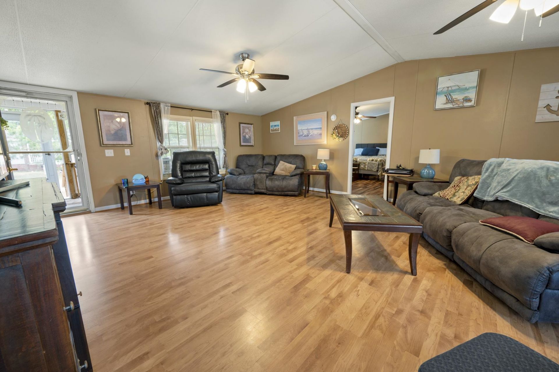 8629 Bragg Dr.  Photo 4