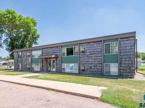 3505 S Hawthorne Ave, Sioux Falls, SD 57105