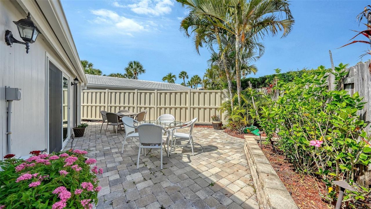 206 Hourglass Way, Unit V10, Sarasota, FL 34242 Photo