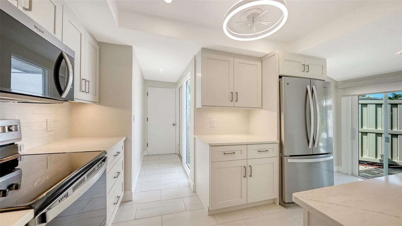 206 Hourglass Way, Unit V10, Sarasota, FL 34242 Photo