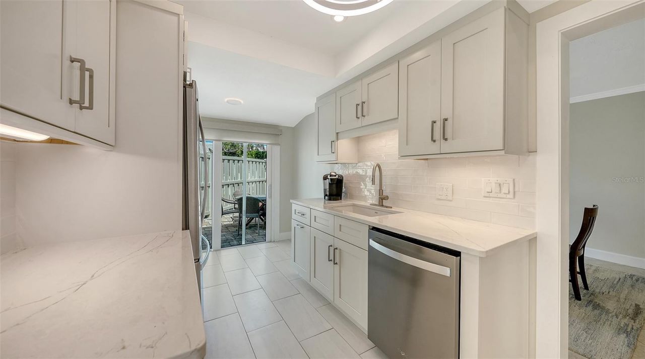 206 Hourglass Way, Unit V10, Sarasota, FL 34242 Photo