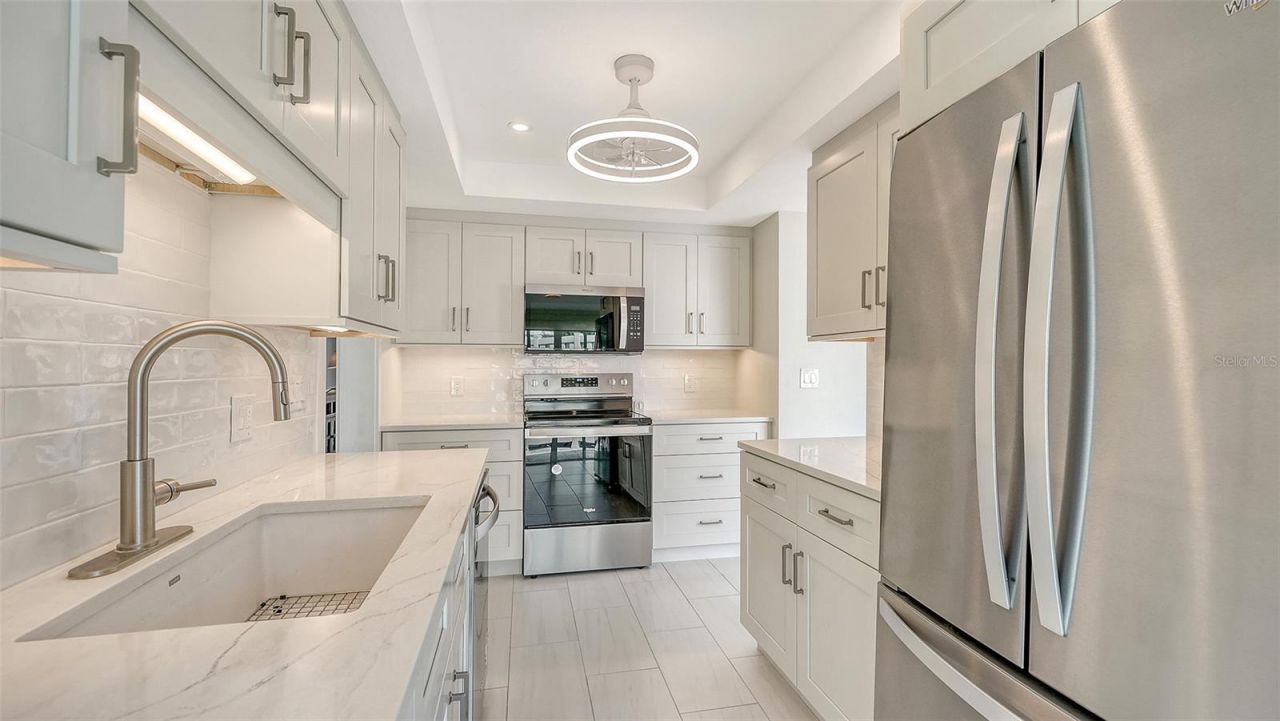 206 Hourglass Way, Unit V10, Sarasota, FL 34242 Photo