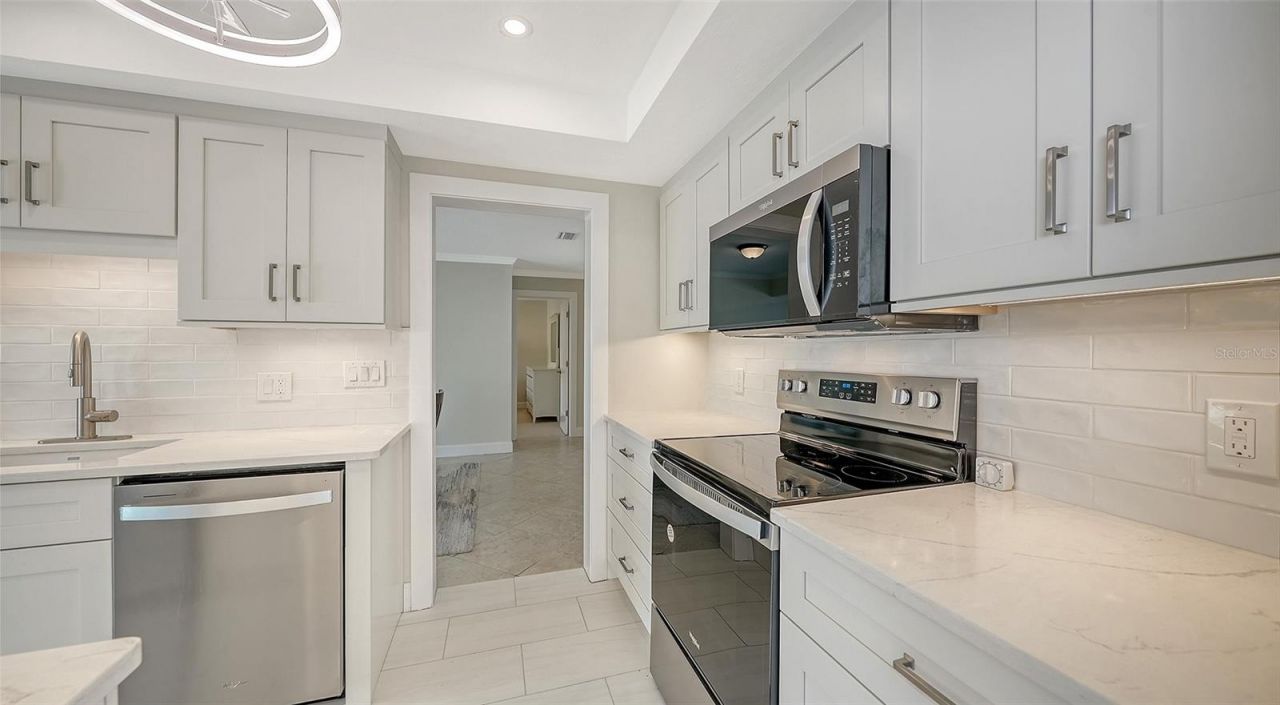 206 Hourglass Way, Unit V10, Sarasota, FL 34242 Photo