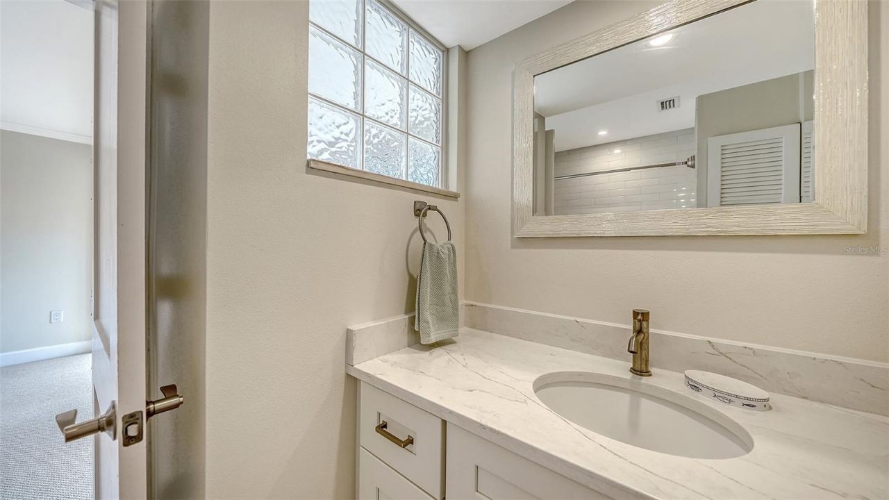 206 Hourglass Way, Unit V10, Sarasota, FL 34242 Photo